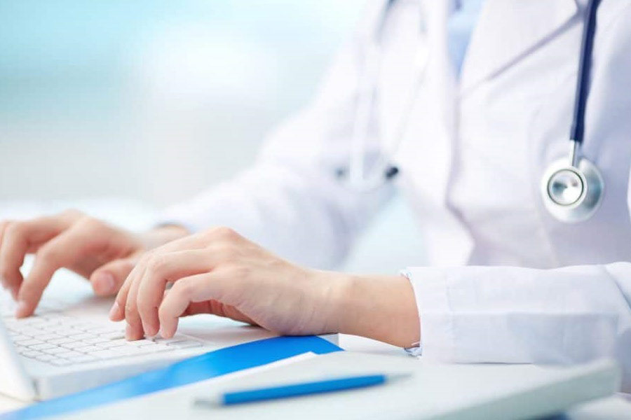 doctor-laptop (2).jpg